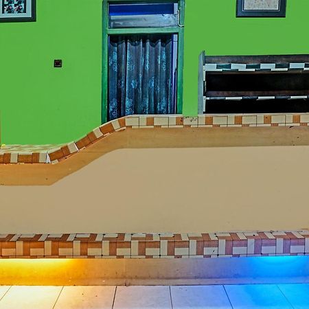 Oyo 91697 Nyaman Homestay Syariah Pare Ngoại thất bức ảnh