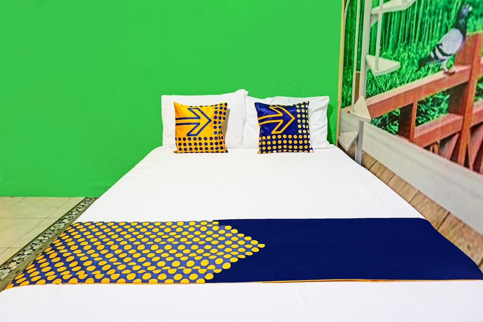 Oyo 91697 Nyaman Homestay Syariah Pare Ngoại thất bức ảnh