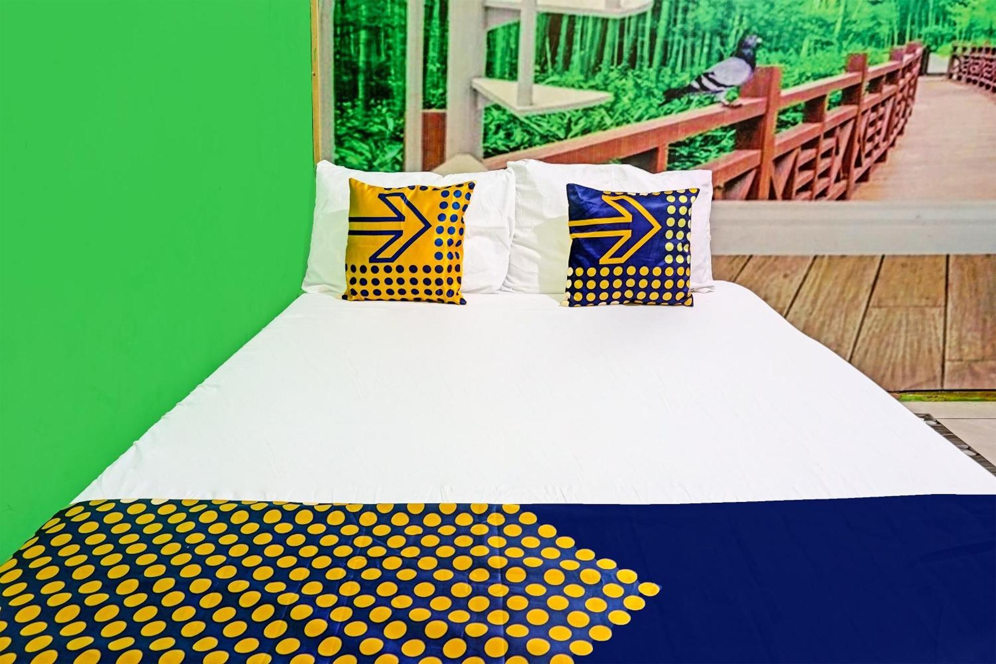 Oyo 91697 Nyaman Homestay Syariah Pare Ngoại thất bức ảnh